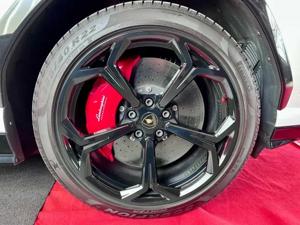 Lamborghini Urus Panorama Garantie B&O 360° ACC Hud Massage 03/2019-photo-28