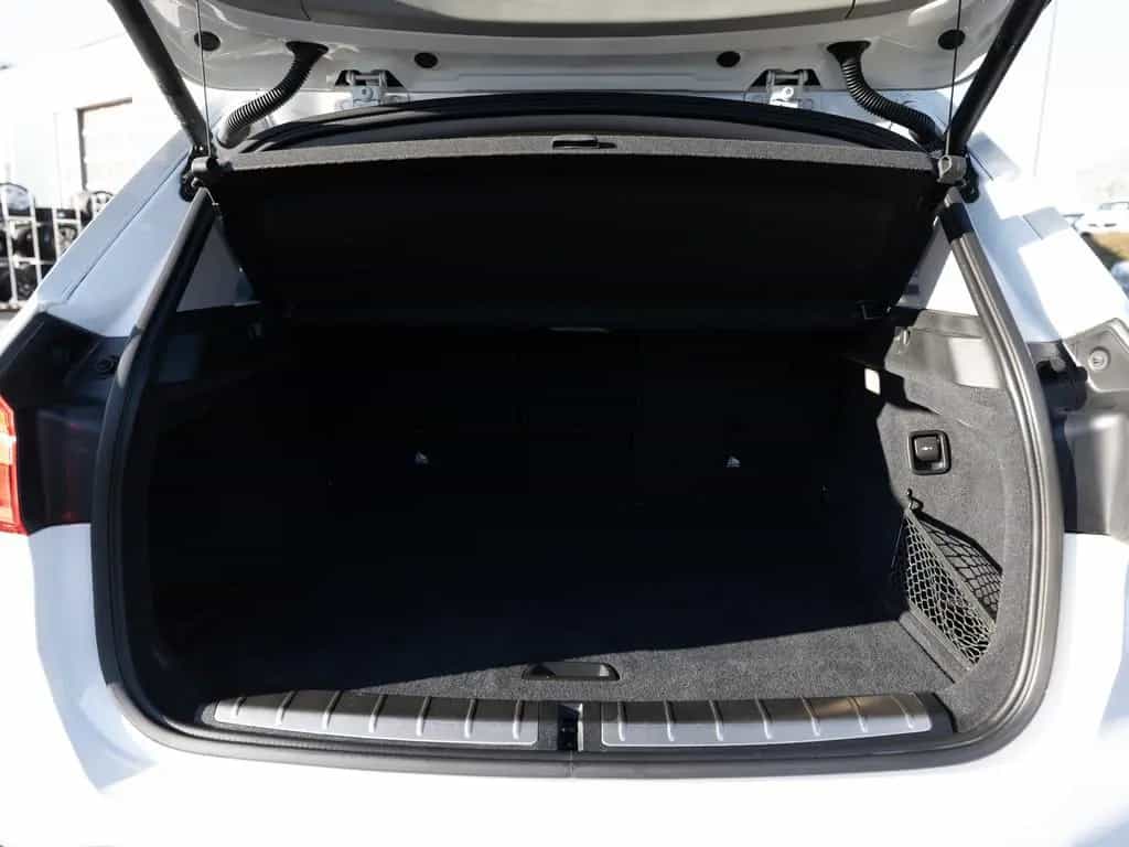 BMW X1 sDrive 18i Sport Line LED NAVI KAMERA SHZ PDC 10/2018-photo-11