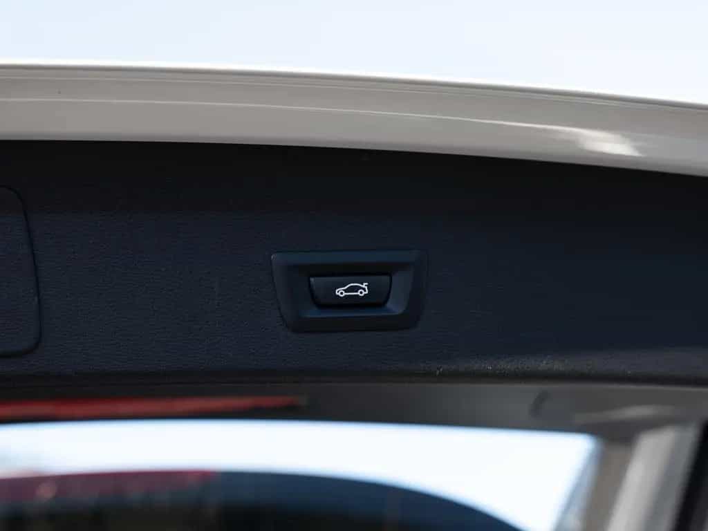 BMW X1 sDrive 18i Sport Line LED NAVI KAMERA SHZ PDC 10/2018-photo-12