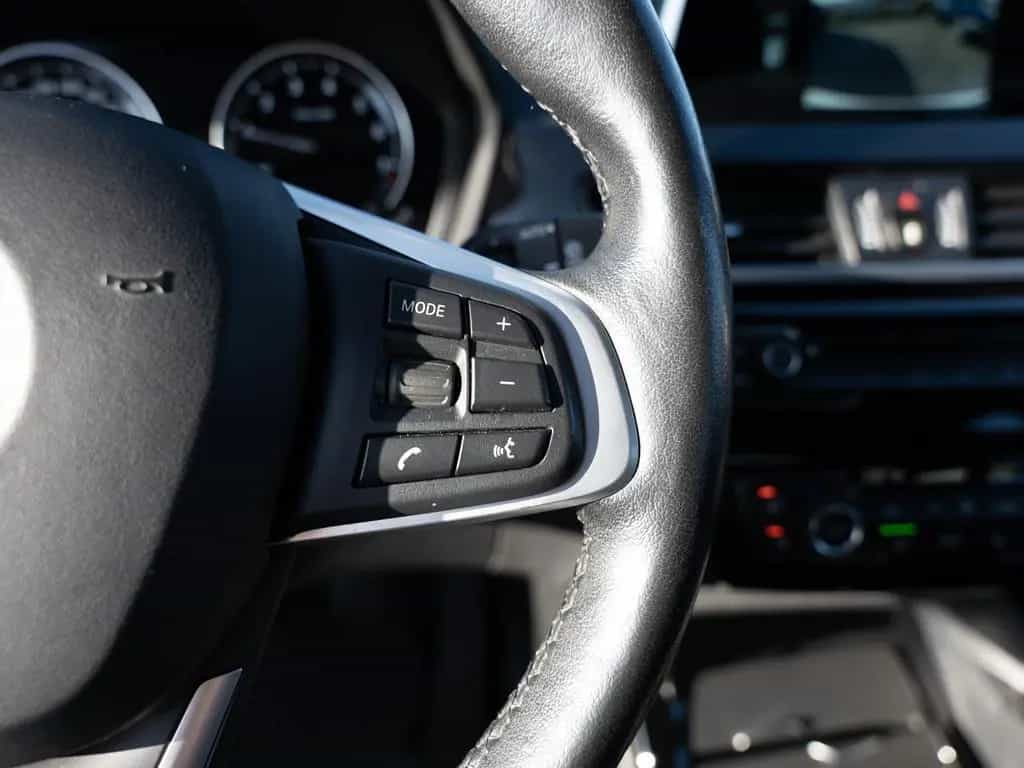 BMW X1 sDrive 18i Sport Line LED NAVI KAMERA SHZ PDC 10/2018-photo-21
