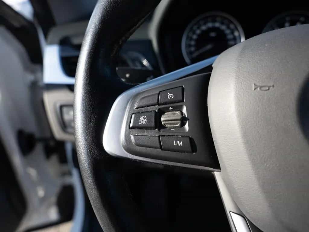 BMW X1 sDrive 18i Sport Line LED NAVI KAMERA SHZ PDC 10/2018-photo-22