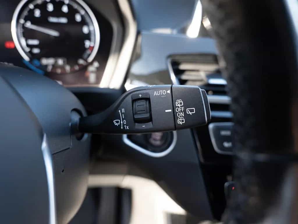 BMW X1 sDrive 18i Sport Line LED NAVI KAMERA SHZ PDC 10/2018-photo-23