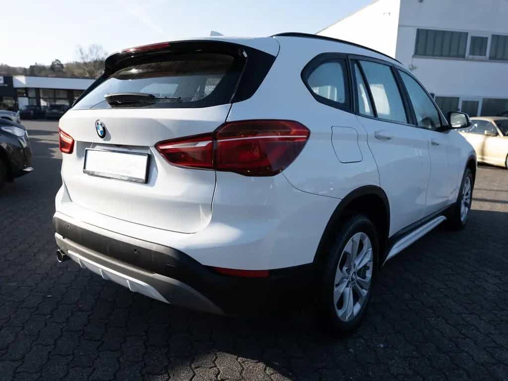 BMW X1 sDrive 18i Sport Line LED NAVI KAMERA SHZ PDC 10/2018-photo-4