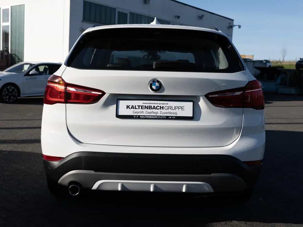BMW X1 sDrive 18i Sport Line LED NAVI KAMERA SHZ PDC 10/2018-photo-5
