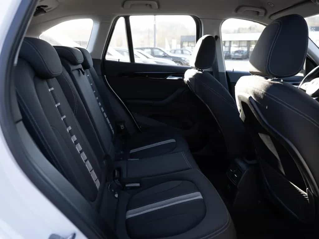 BMW X1 sDrive 18i Sport Line LED NAVI KAMERA SHZ PDC 10/2018-photo-9