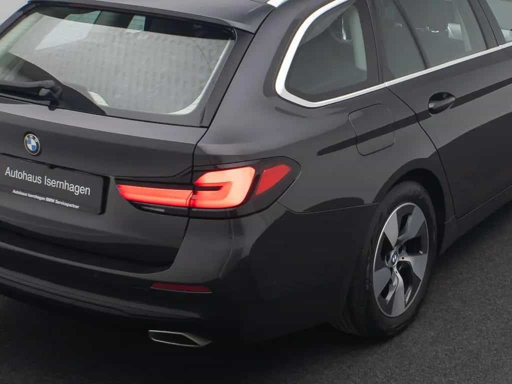 BMW 5 Series 520d xD  Kamera Laser HUD DAB AHK Komfort Alarm 03/2023-photo-17