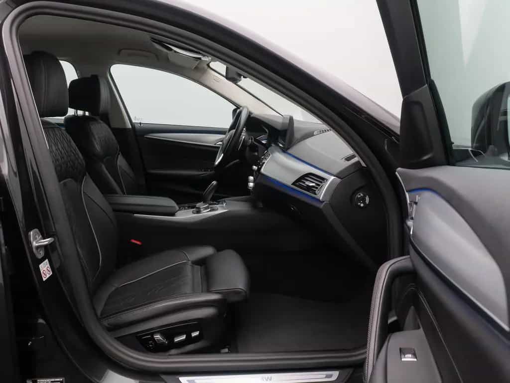 BMW 5 Series 520d xD  Kamera Laser HUD DAB AHK Komfort Alarm 03/2023-photo-25