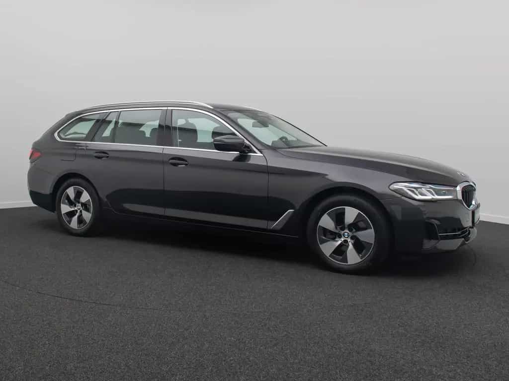 BMW 5 Series 520d xD  Kamera Laser HUD DAB AHK Komfort Alarm 03/2023-photo-3