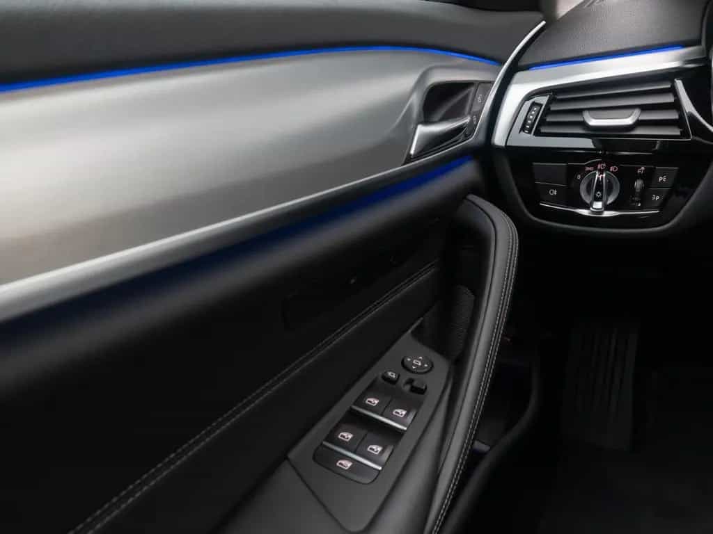 BMW 5 Series 520d xD  Kamera Laser HUD DAB AHK Komfort Alarm 03/2023-photo-34