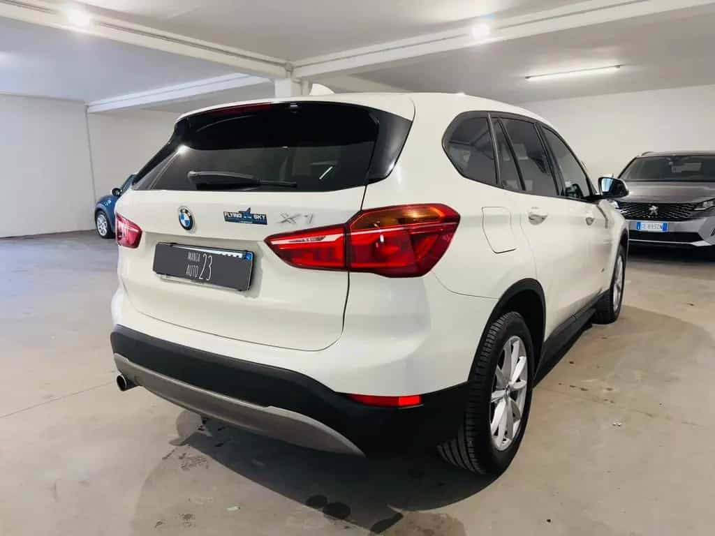 BMW X1 Bmw X1 F48 sdrive18d Sport auto*150 CV*PELLE*NAV 01/2019-photo-2