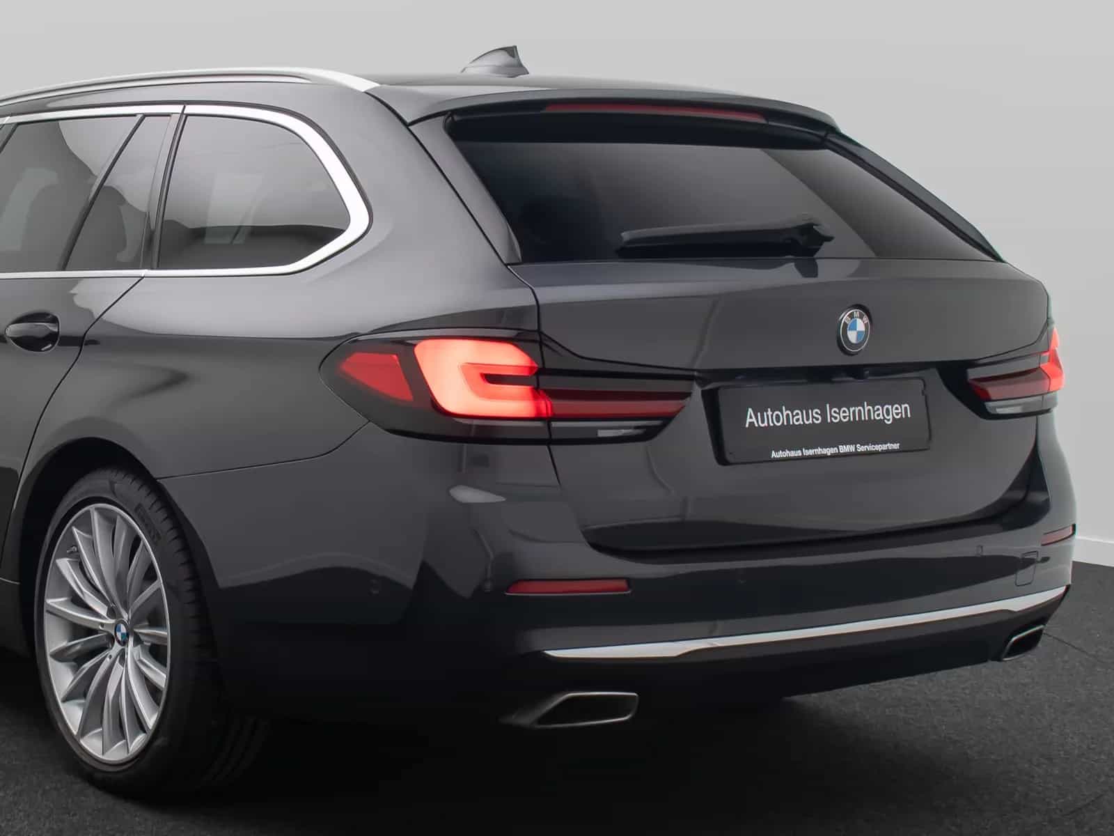 BMW 5 Series 520d xD  Kamera Laser HUD DAB AHK Komfort Alarm 05/2023-photo-15