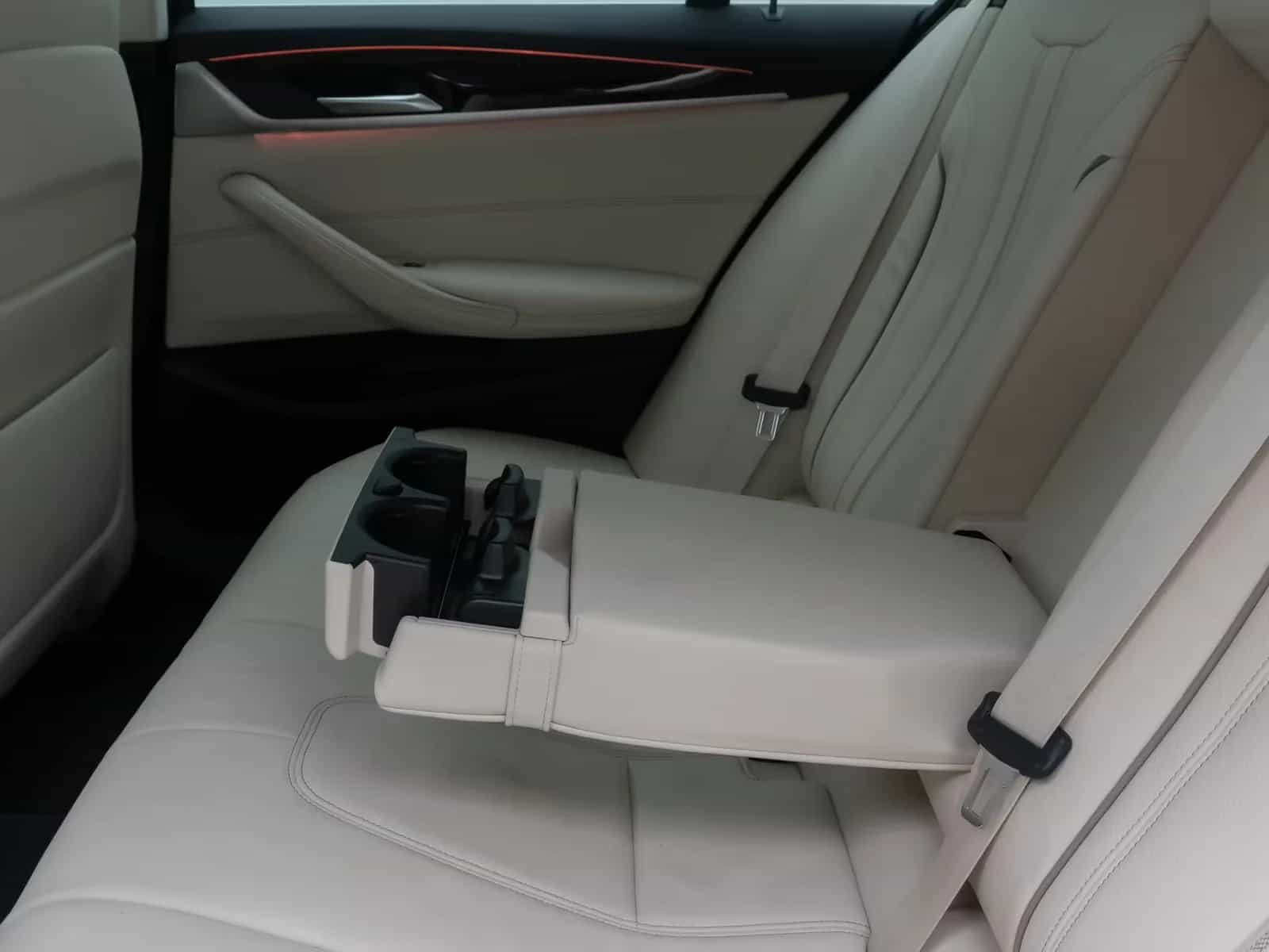 BMW 5 Series 520d xD  Kamera Laser HUD DAB AHK Komfort Alarm 05/2023-photo-27