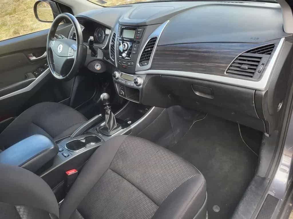 Ssangyong Korando 2.0d 4x4 90tkm Scheckheft TÜV 09/2015-photo-10
