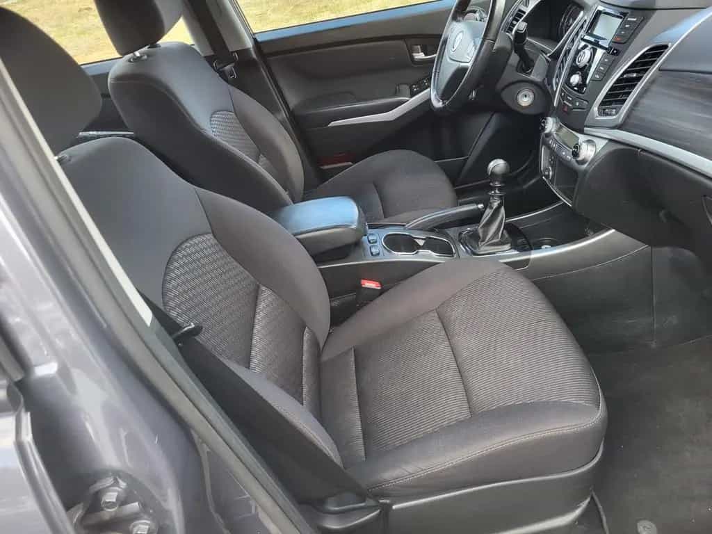 Ssangyong Korando 2.0d 4x4 90tkm Scheckheft TÜV 09/2015-photo-11