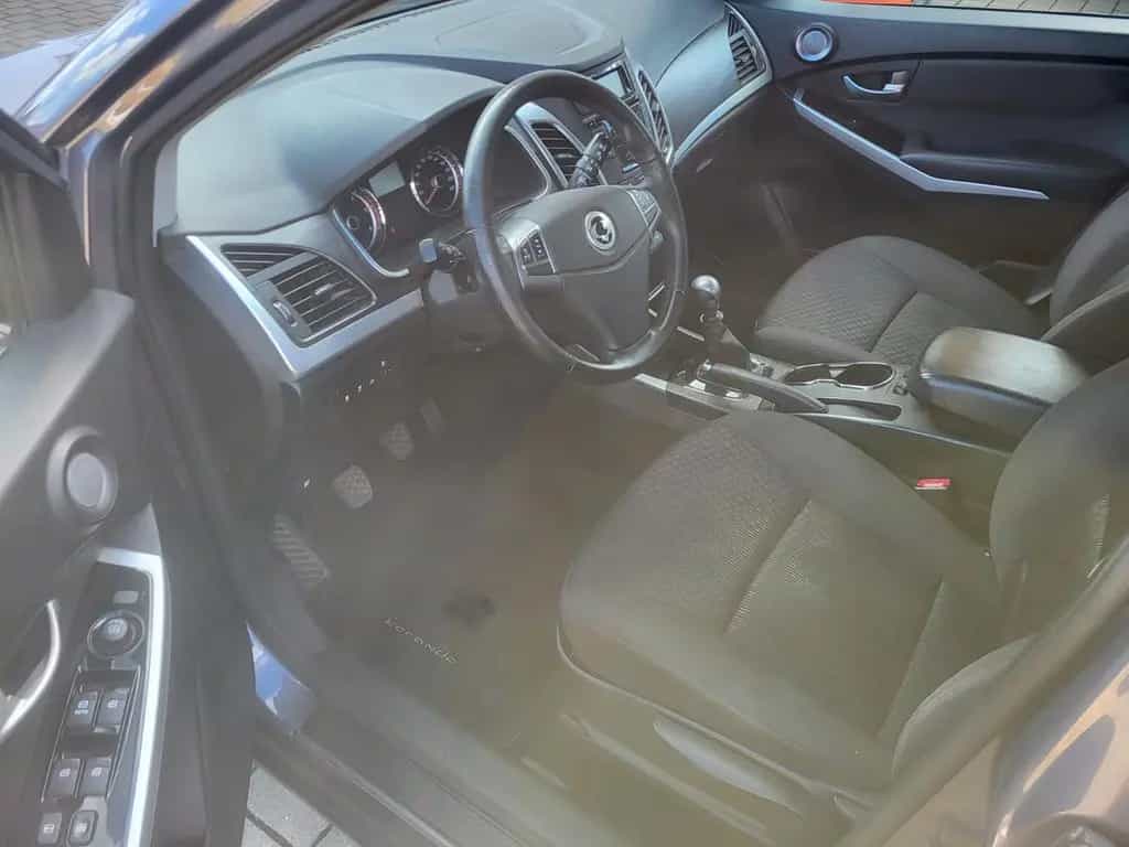 Ssangyong Korando 2.0d 4x4 90tkm Scheckheft TÜV 09/2015-photo-13