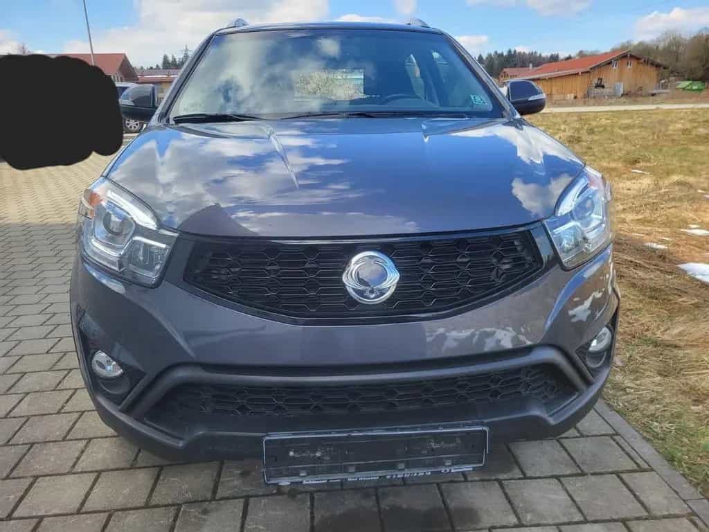 Ssangyong Korando 2.0d 4x4 90tkm Scheckheft TÜV 09/2015-photo-2