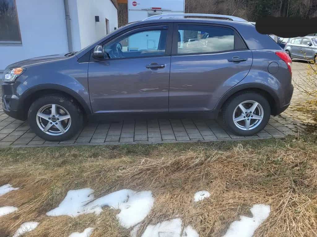 Ssangyong Korando 2.0d 4x4 90tkm Scheckheft TÜV 09/2015-photo-4