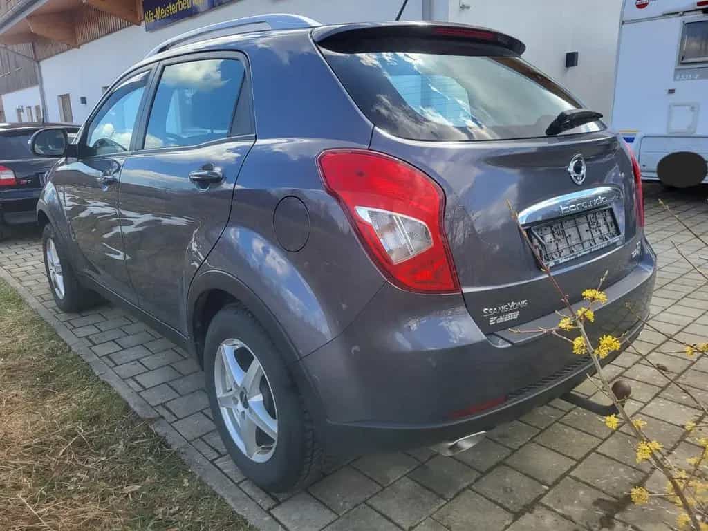 Ssangyong Korando 2.0d 4x4 90tkm Scheckheft TÜV 09/2015-photo-7