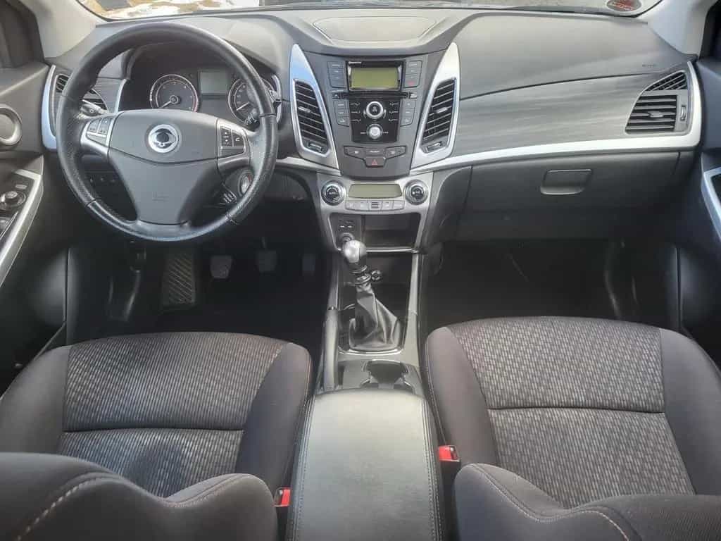 Ssangyong Korando 2.0d 4x4 90tkm Scheckheft TÜV 09/2015-photo-9