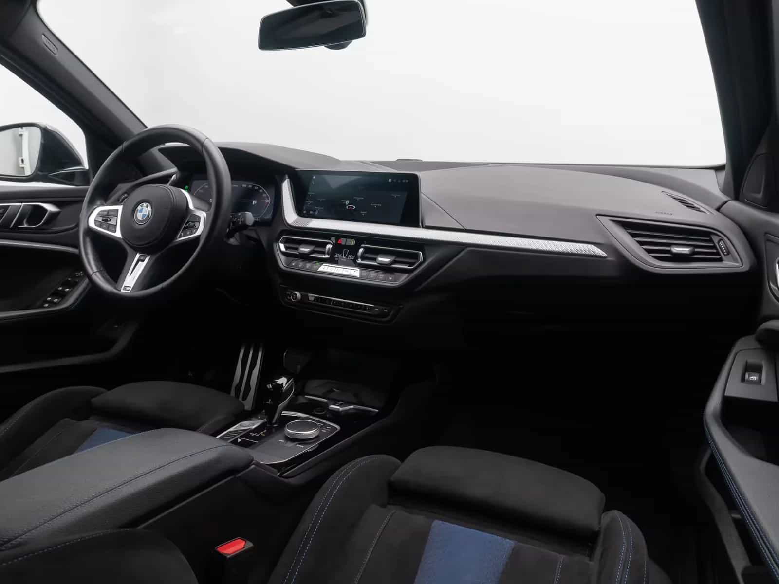 BMW M135 11/2022-photo-38