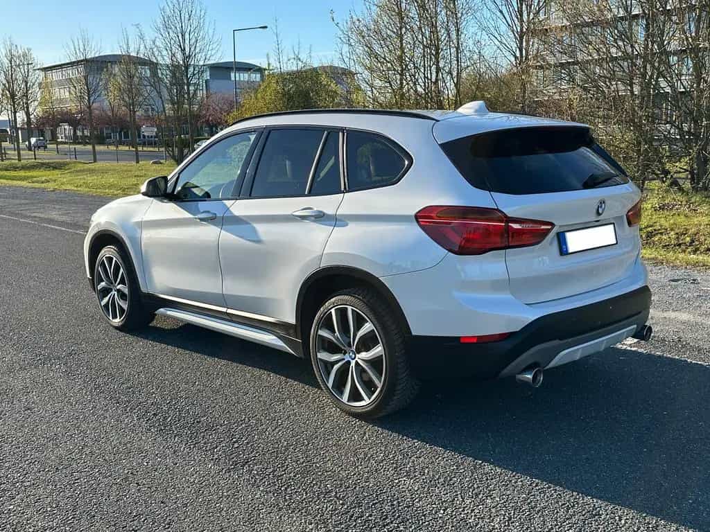 BMW X1 sDrive20i Sport Line, Pano, AHK, HUD, LED 03/2018-photo-1