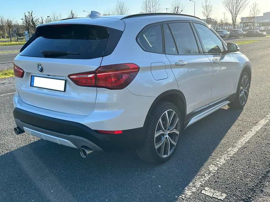 BMW X1 sDrive20i Sport Line, Pano, AHK, HUD, LED 03/2018-photo-2