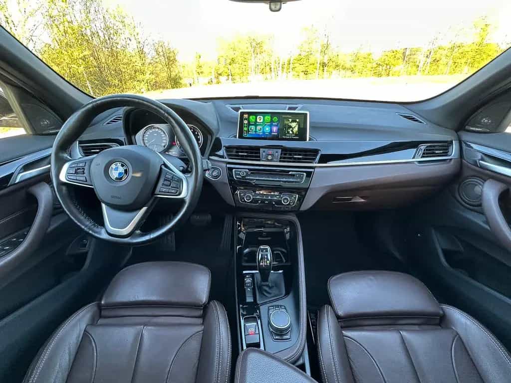 BMW X1 sDrive20i Sport Line, Pano, AHK, HUD, LED 03/2018-photo-8