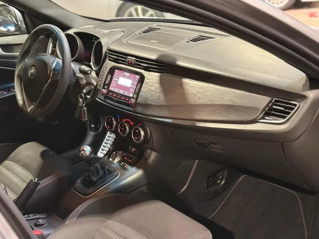 Alfa Romeo Giulietta Super * Sport / 17 Zoll Felgen 02/2020-photo-13