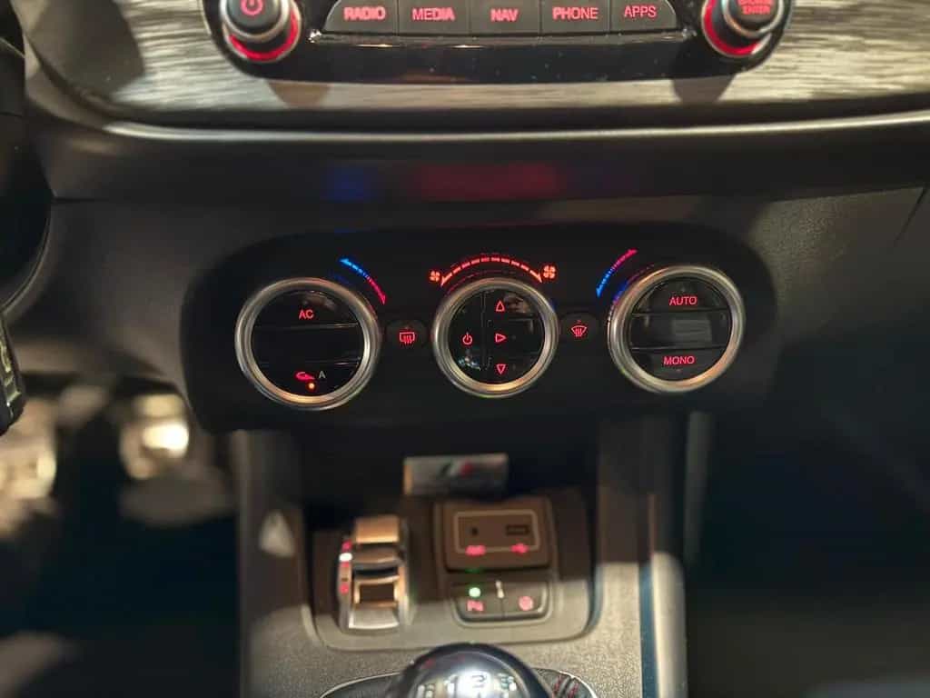 Alfa Romeo Giulietta Super * Sport / 17 Zoll Felgen 02/2020-photo-18