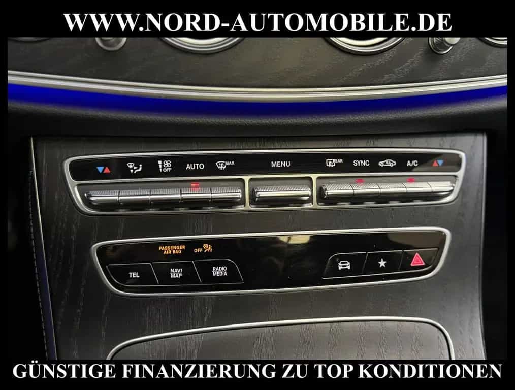 Mercedes-Benz E-Class d T AMG *LED*AHK*Schiebedach*Kam*19ZOLL* 08/2022-photo-22