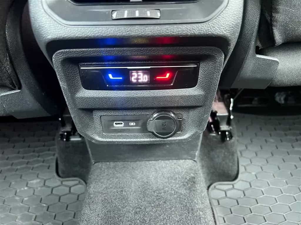 Volkswagen Tiguan 1.5 TSI Navi PDC Kimaautomatik ACC 01/2023-photo-26