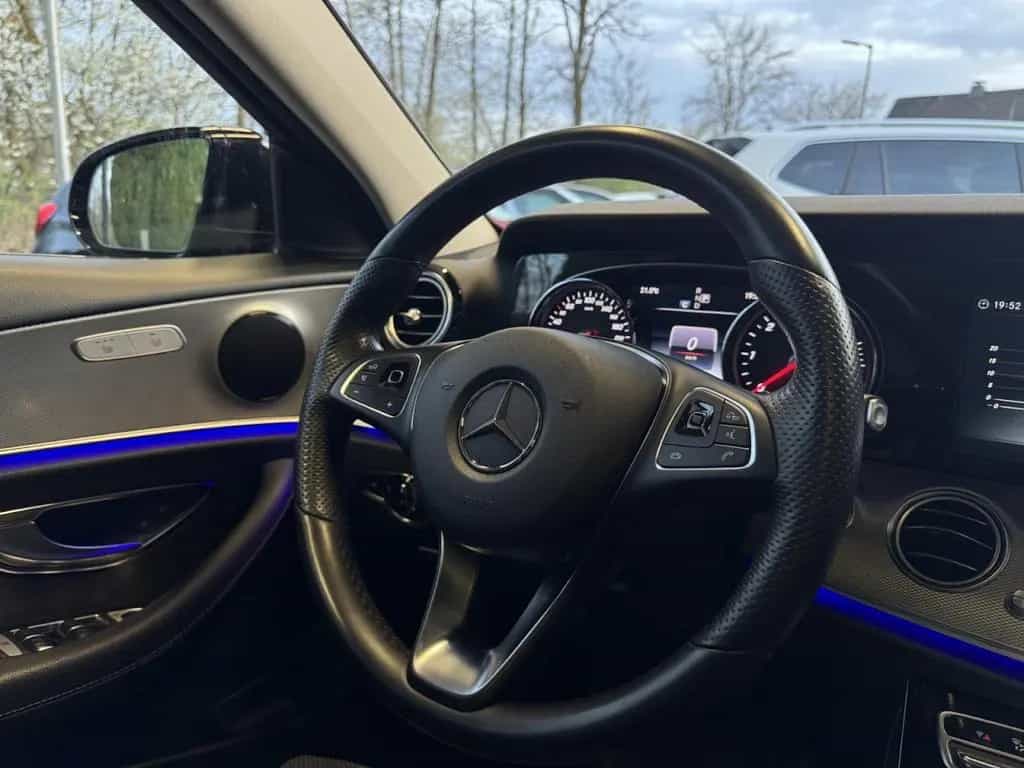 Mercedes-Benz E-Class 220d AUTOMATIK XENON NAVI KAMERA SHZ Klima 07/2017-photo-15