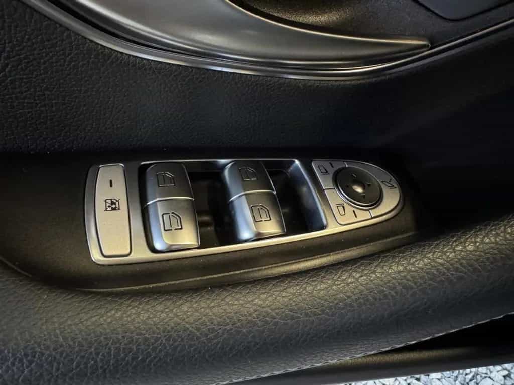 Mercedes-Benz E-Class 220d AUTOMATIK XENON NAVI KAMERA SHZ Klima 07/2017-photo-22