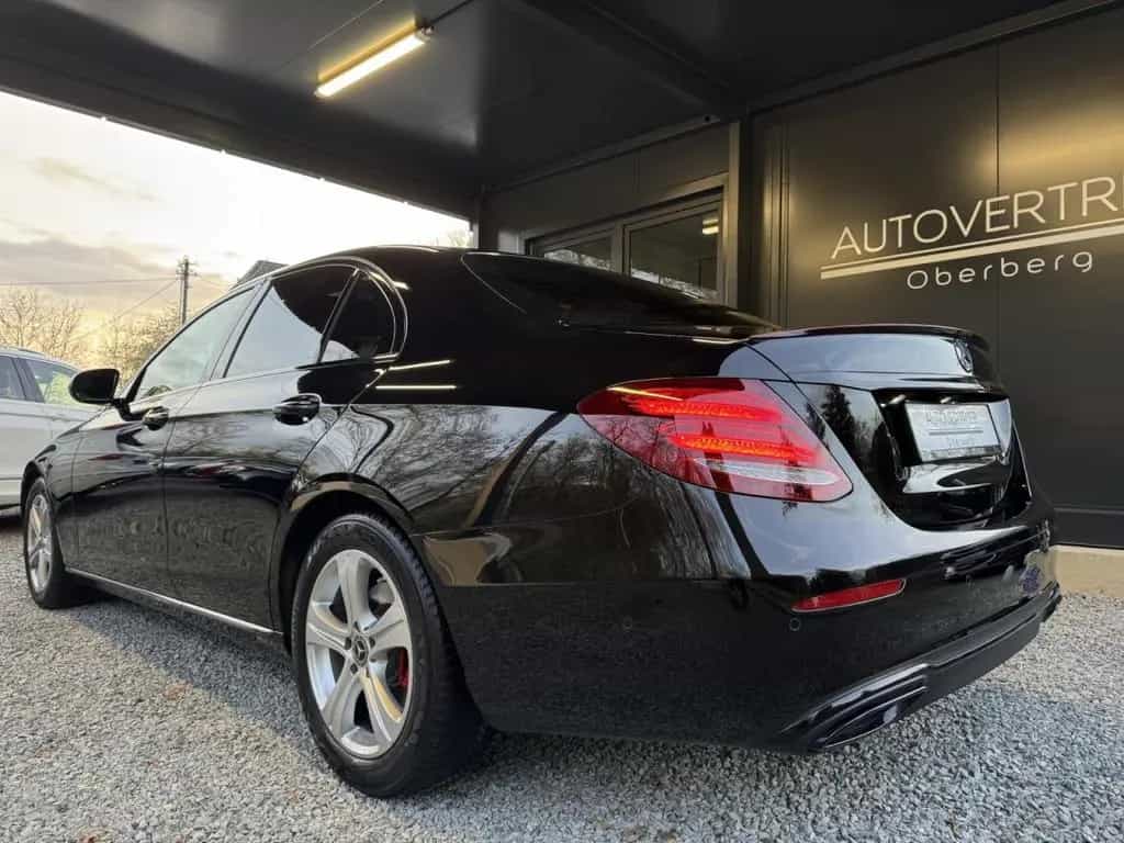 Mercedes-Benz E-Class 220d AUTOMATIK XENON NAVI KAMERA SHZ Klima 07/2017-photo-3