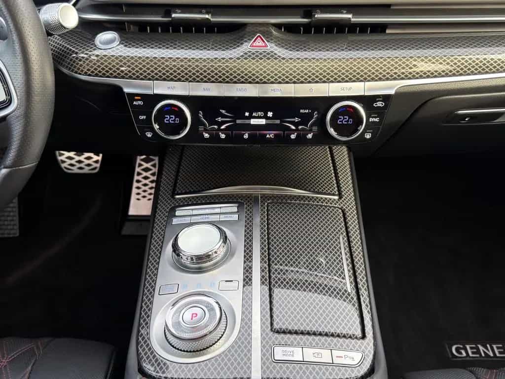 Genesis G80 2.5 T-GDI Sport 4WD Panorama 06/2024-photo-15