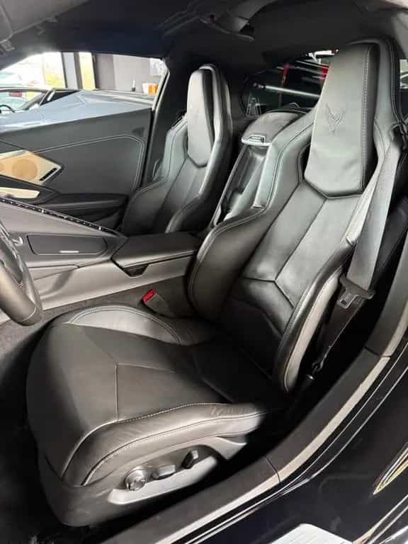 Corvette C8 Coupé/Targa++2LT++UNFALLFREI 09/2024-photo-21