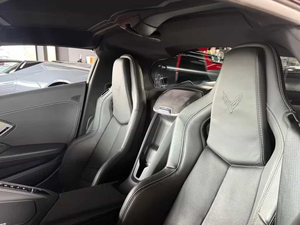 Corvette C8 Coupé/Targa++2LT++UNFALLFREI 09/2024-photo-22