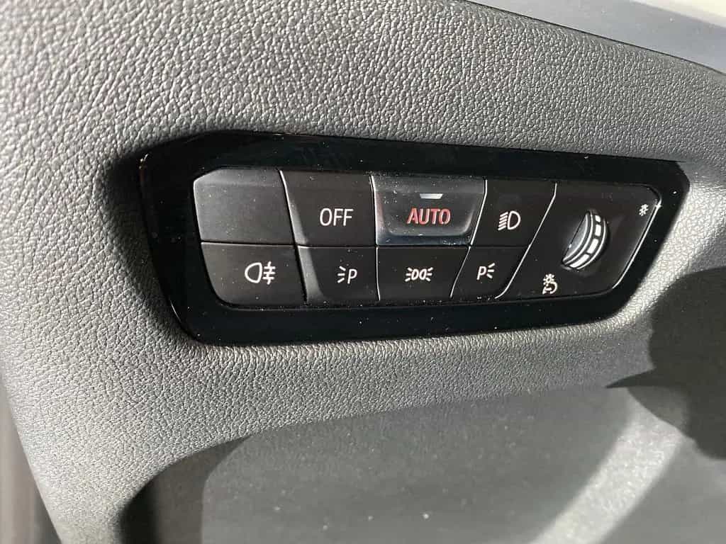 BMW 320 d Touring LiveCockpitProf Kamera Sitzheizung 03/2023-photo-20