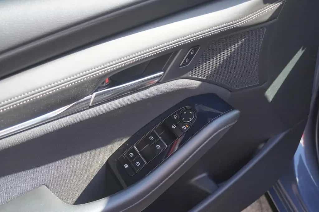 Mazda 3 2.0 M-Hybrid Selection LED Navi Head-Up Kamera 12/2019-photo-28