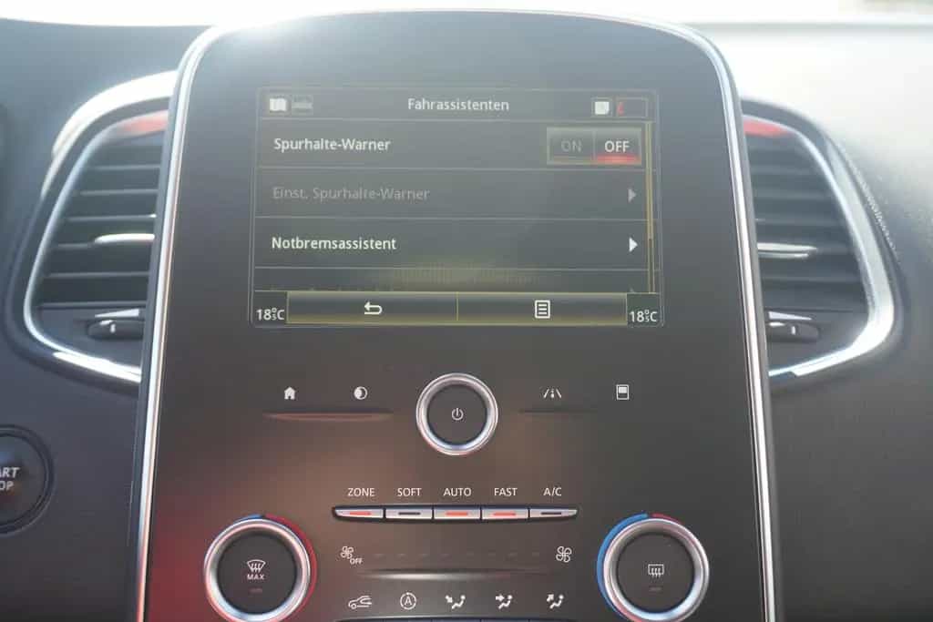 Renault Scenic 1.3 TCE Limited Navi Kamera Sitzheizung 08/2018-photo-14