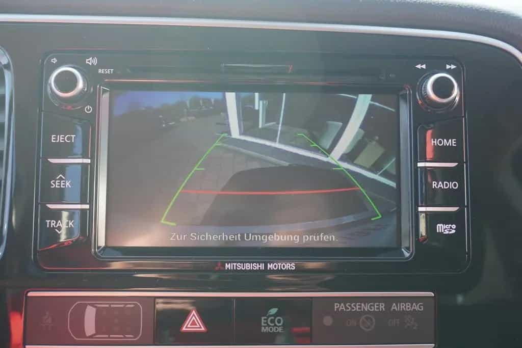 Mitsubishi Outlander 2.0 MIVEC Diamant Aut. Navi Kamera AHK 06/2020-photo-11