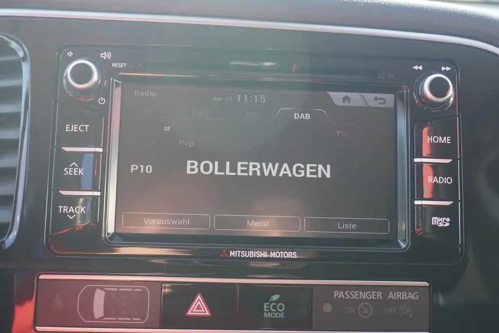 Mitsubishi Outlander 2.0 MIVEC Diamant Aut. Navi Kamera AHK 06/2020-photo-12