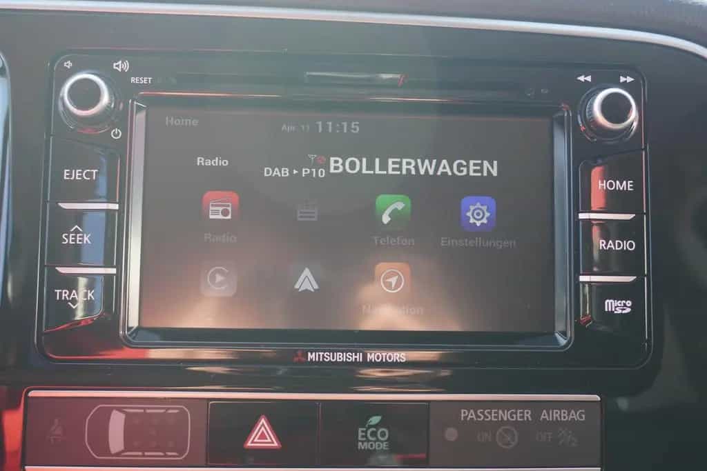 Mitsubishi Outlander 2.0 MIVEC Diamant Aut. Navi Kamera AHK 06/2020-photo-14