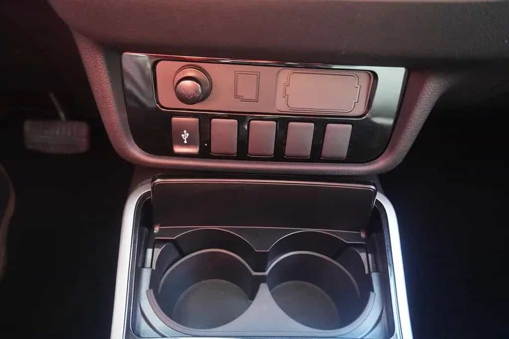 Mitsubishi Outlander 2.0 MIVEC Diamant Aut. Navi Kamera AHK 06/2020-photo-16