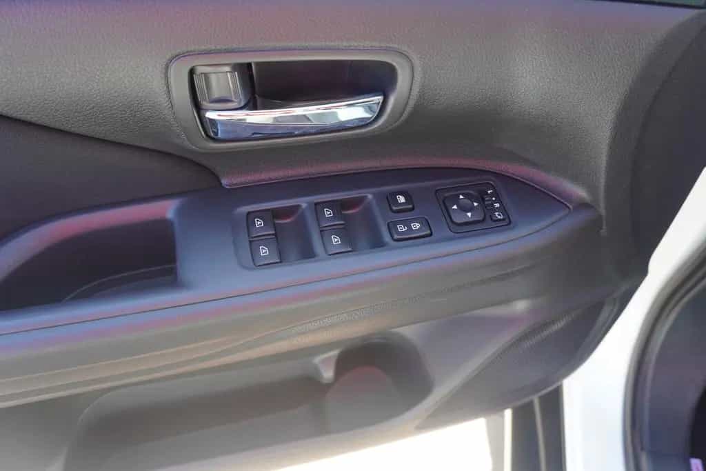 Mitsubishi Outlander 2.0 MIVEC Diamant Aut. Navi Kamera AHK 06/2020-photo-23