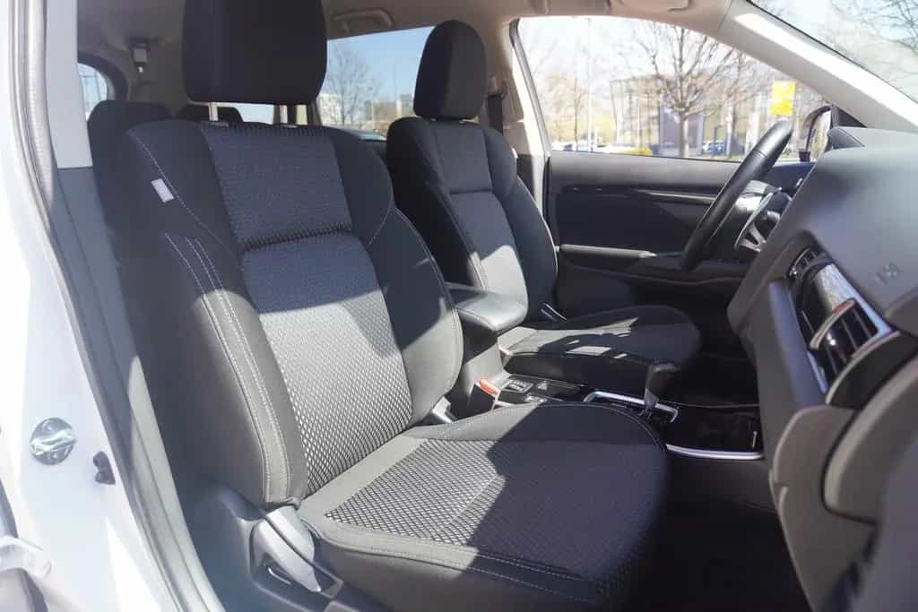Mitsubishi Outlander 2.0 MIVEC Diamant Aut. Navi Kamera AHK 06/2020-photo-26