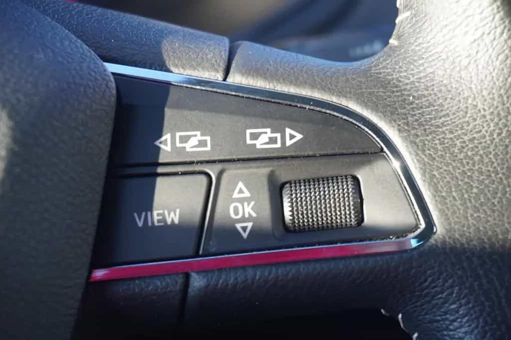Seat Arona 1.0 TSI DSG Xcellence LED Navi Sitzheizung 03/2021-photo-19