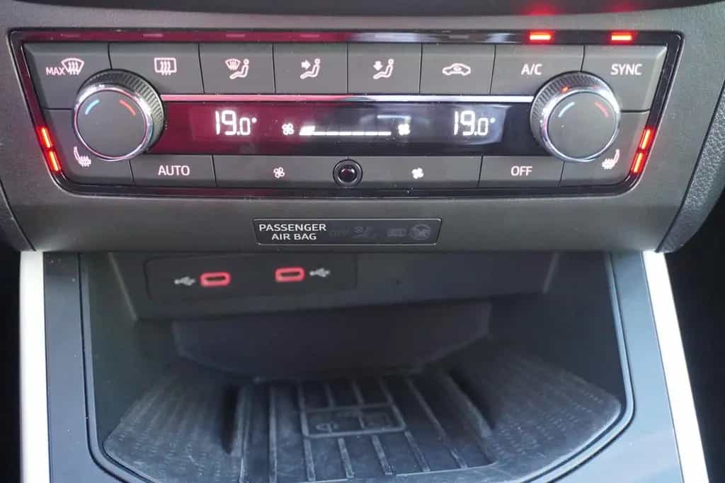 Seat Arona 1.0 TSI DSG Xcellence LED Navi Sitzheizung 03/2021-photo-22