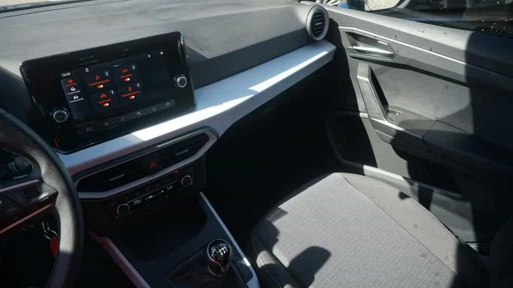 Seat Arona 1.0 TSI Sitzheizung Spurhalte PDC 03/2023-photo-21