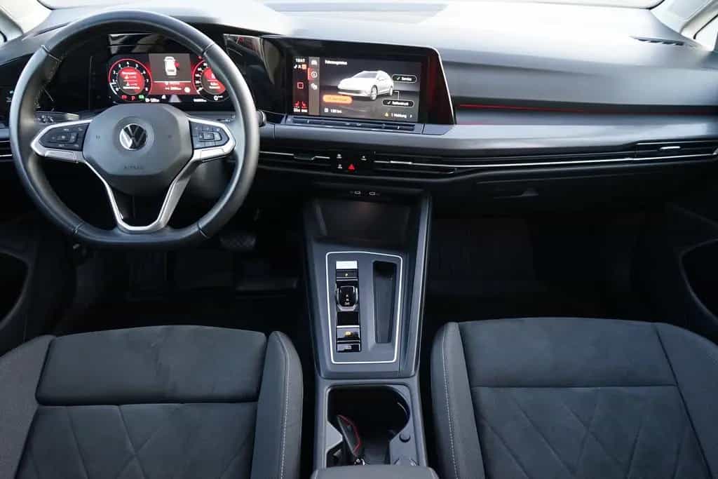 Volkswagen Golf Variant 1.5 eTSI DSG Style LED Navi ACC AHK 08/2021-photo-12